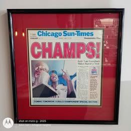 1992 Chicago Sun-Times Commemorative Chicago Bulls Wall Hanging
