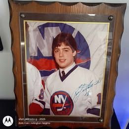 Autographed Pat LaFontaine Framed Collectable Picture New York Islanders